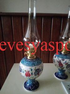 Kütahya porselen kabartmalı antika camlı gaz lambası