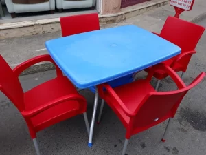 ikinci el cafe masa sandalye 250 TL 5 ikinci el plastik sandalye masa
